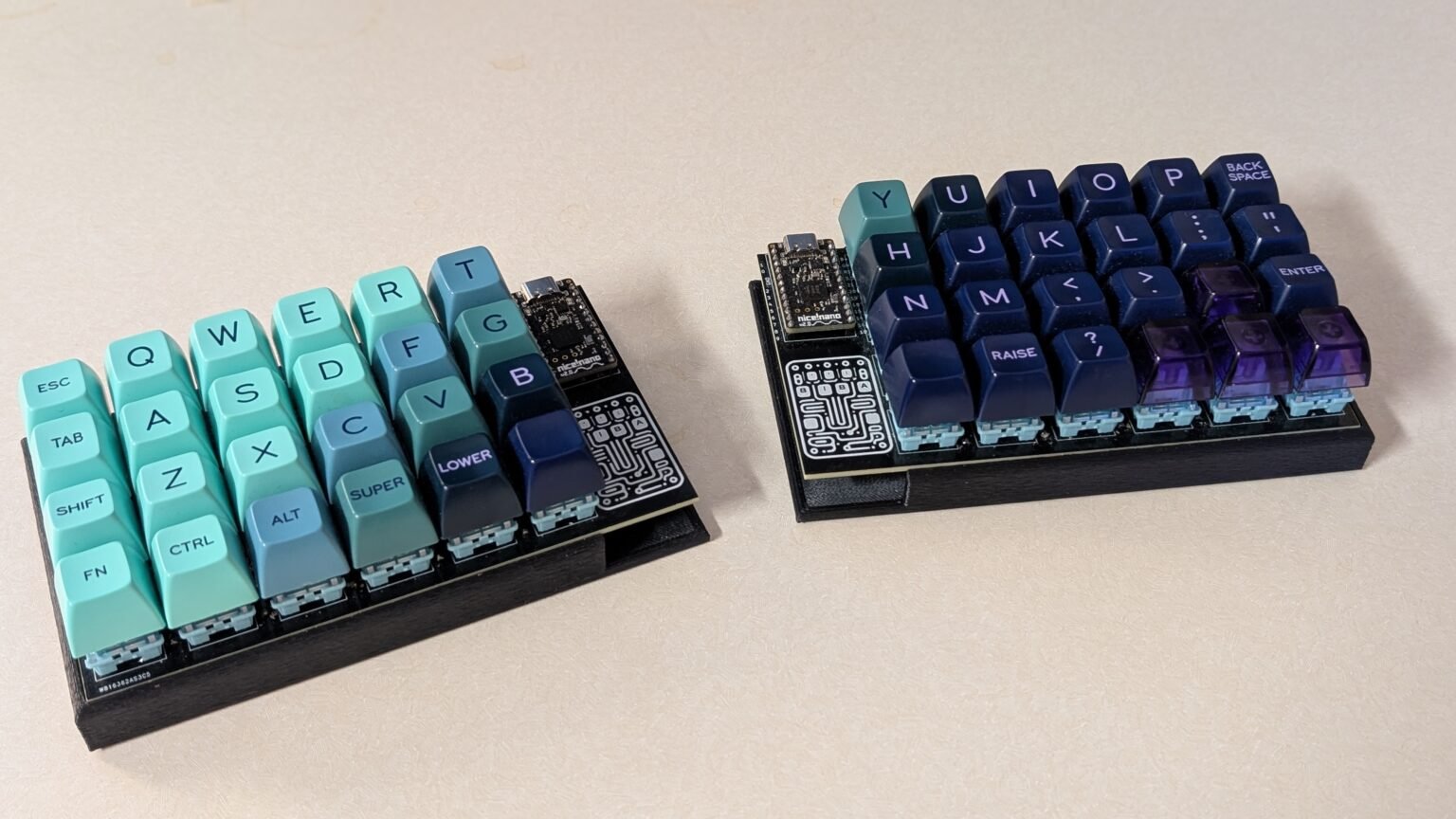 A customized Biba40 split keyboard